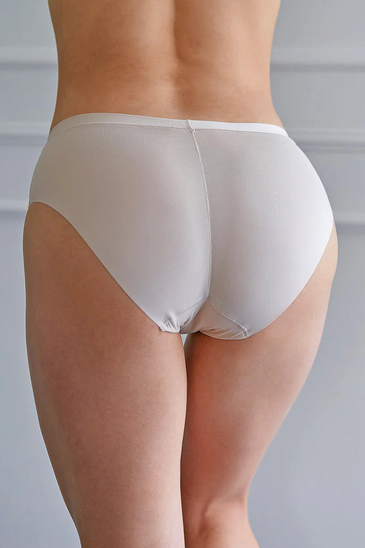 Janira Flexie Adapt Full Panty - Dune - CURATED LINGERIE